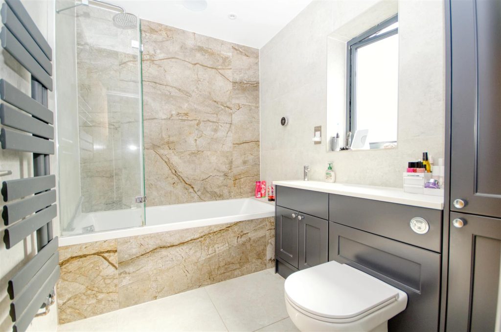 Moorgreen Road, West End, Southampton photo 5