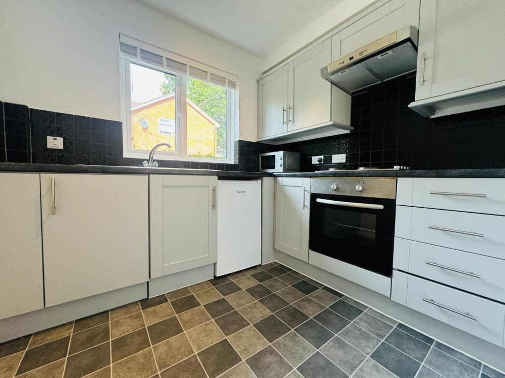 Prince William Court, Itchen Avenue, Bishopstoke photo 3