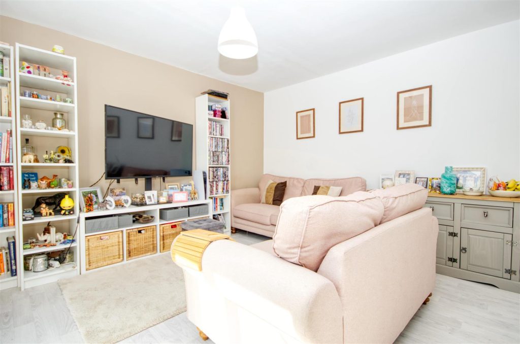 Marvin Close, Botley, Southampton photo 3