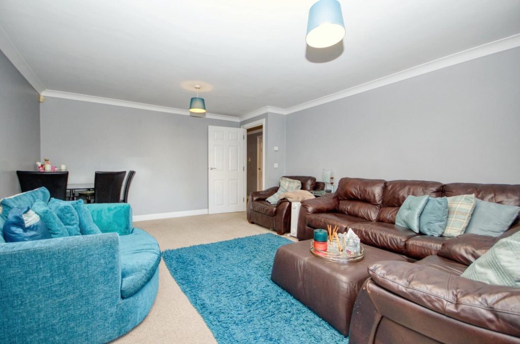 Rosemount Court, West End, Southampton photo 3